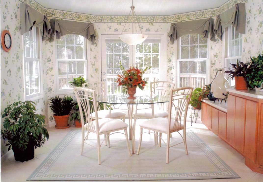 Beautiful Ivy Wallpapered Dining Room