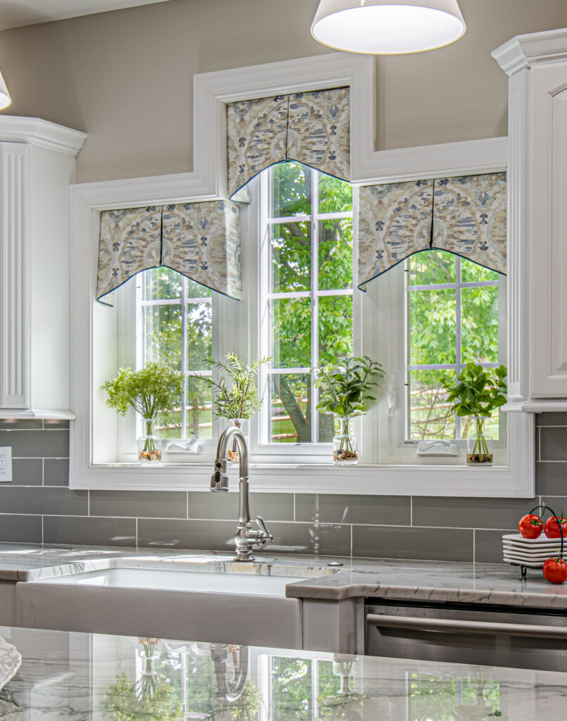 window treatments above kitchen sink